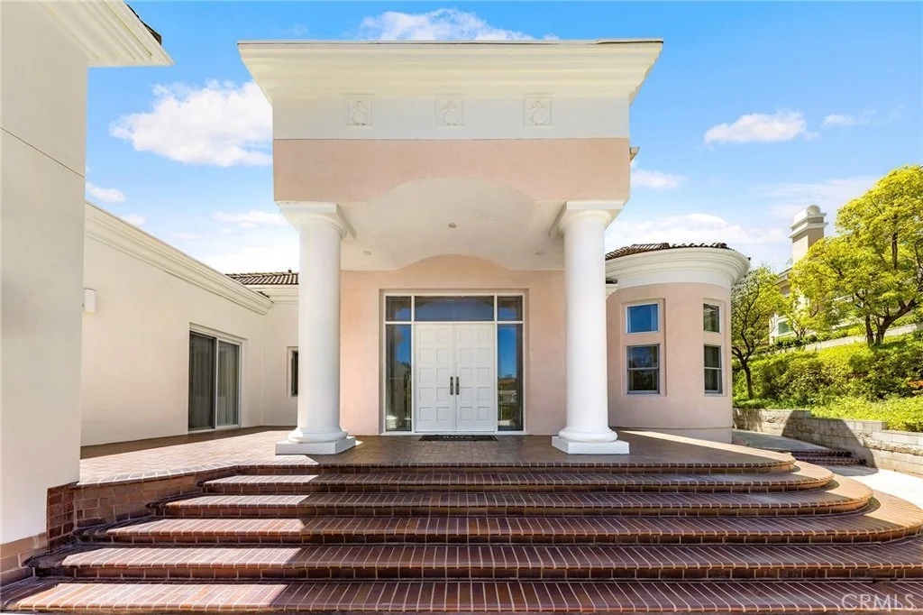 Photo of 689 Leyland Drive