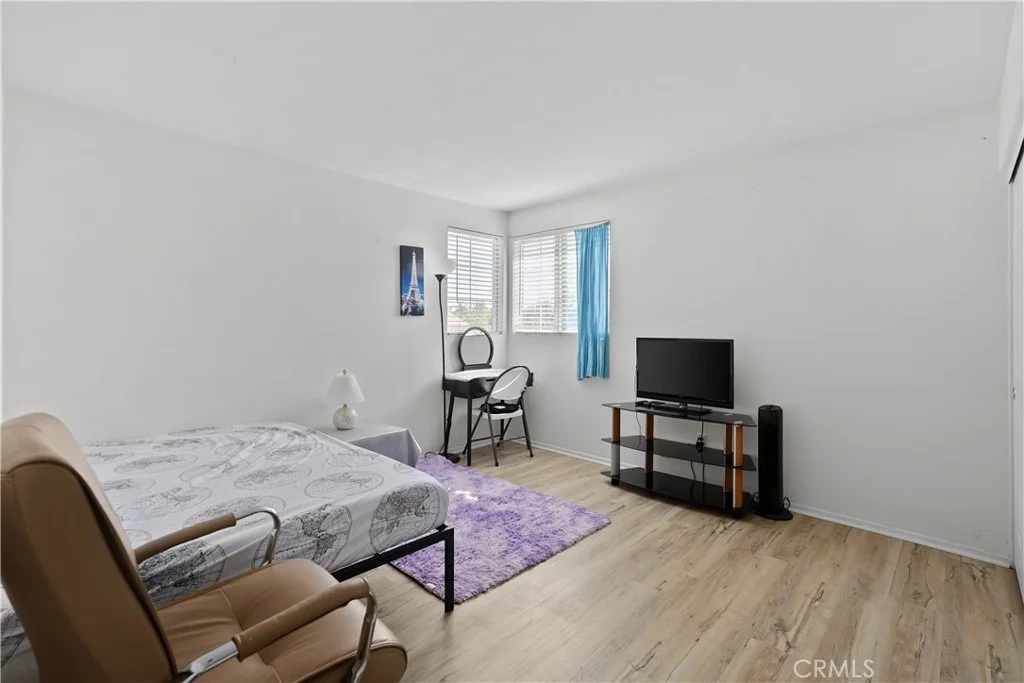 Photo of 39755 Naples