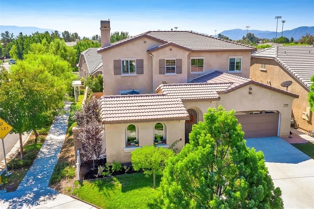 Photo of 40288 Pasadena Drive