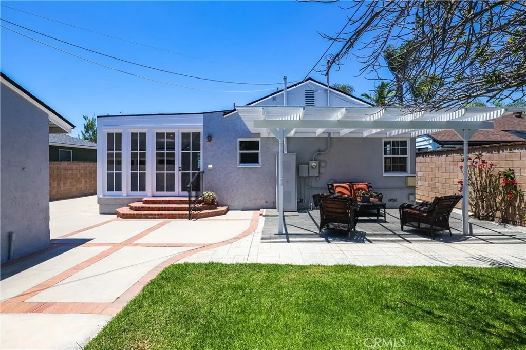 Photo of 2114 Ostrom