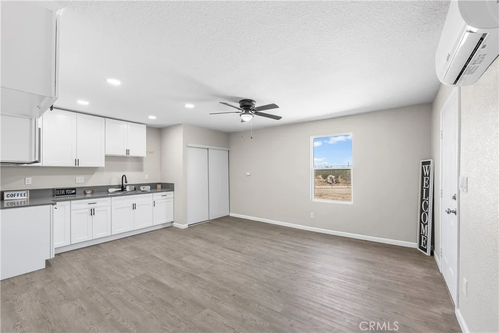 Photo of 15992 Lawrence Drive