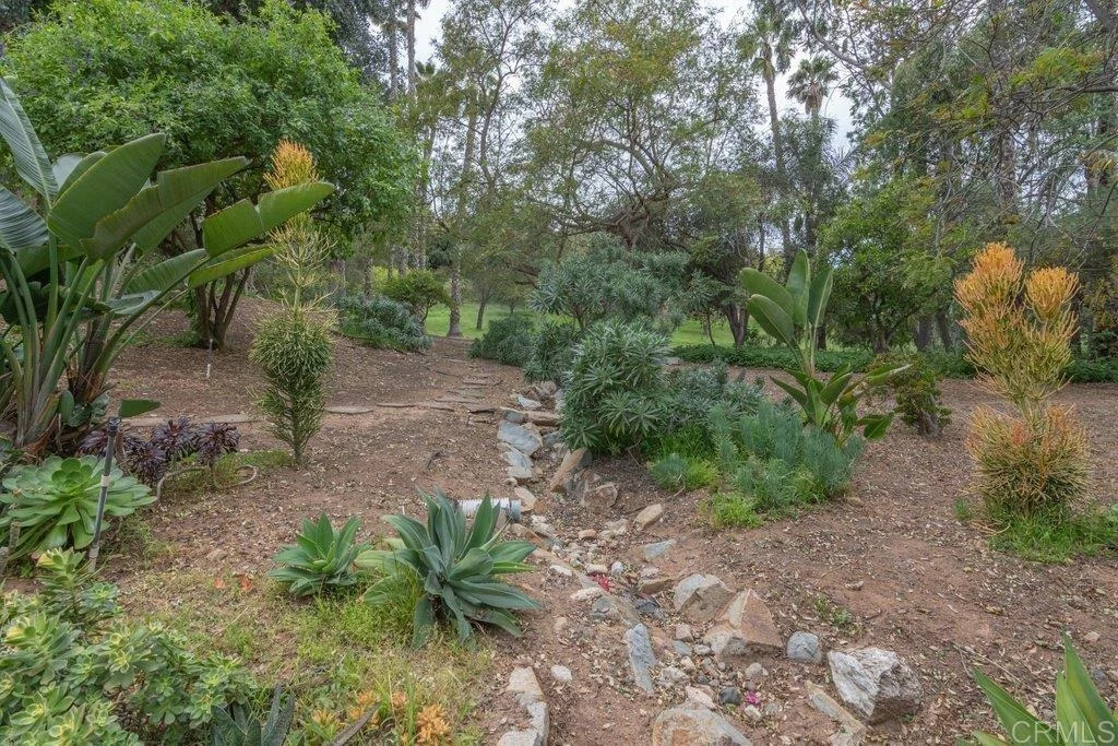 Photo of 4327 Hollyhill Road