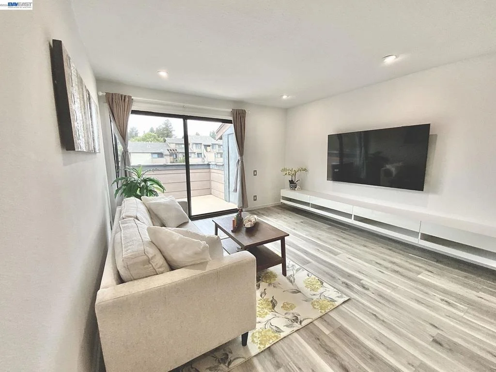 Photo of 277 Hackamore Cmn