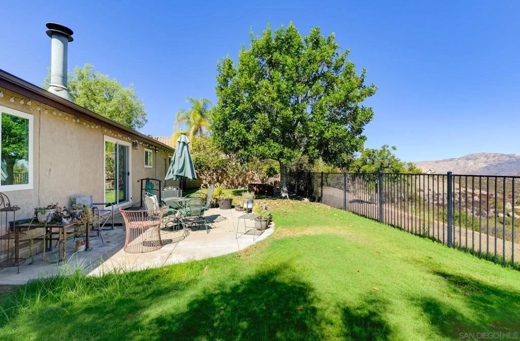 Photo of 2556 Columbine Dr