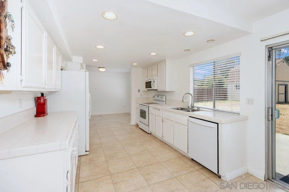 Photo of 3380 Mount Ariane