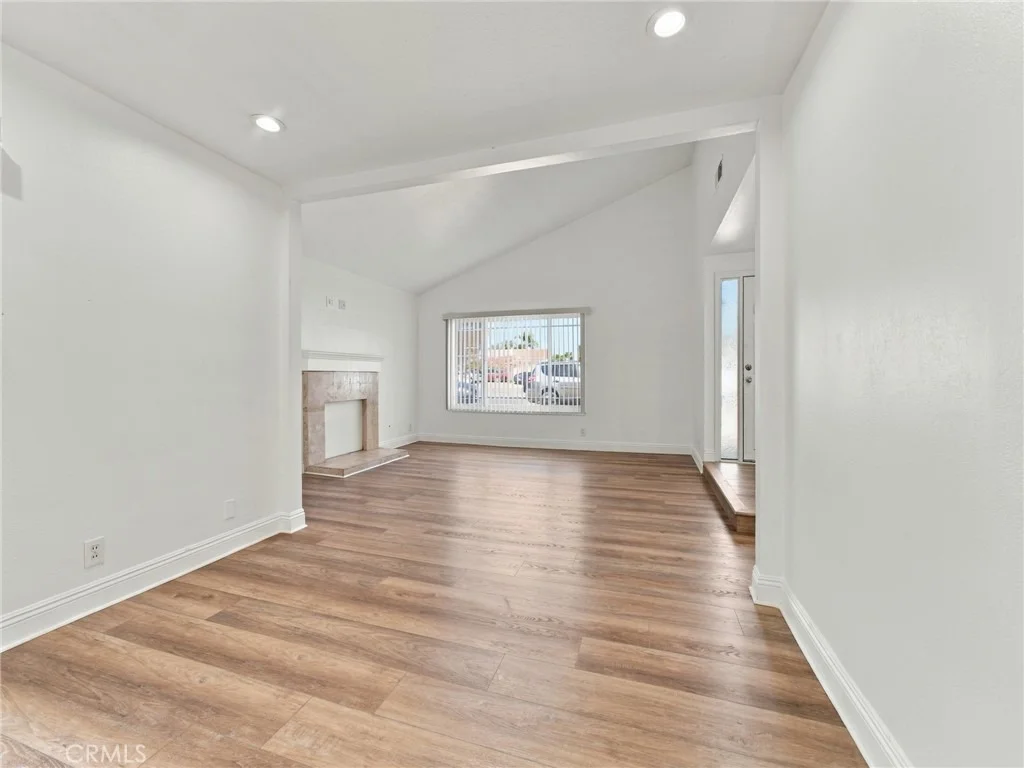Photo of 330 W Devonshire Drive