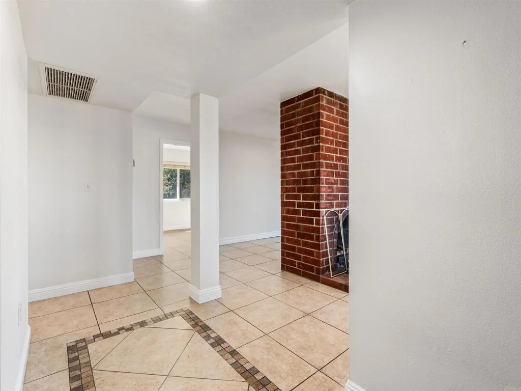 Photo of 2443 Helix Street