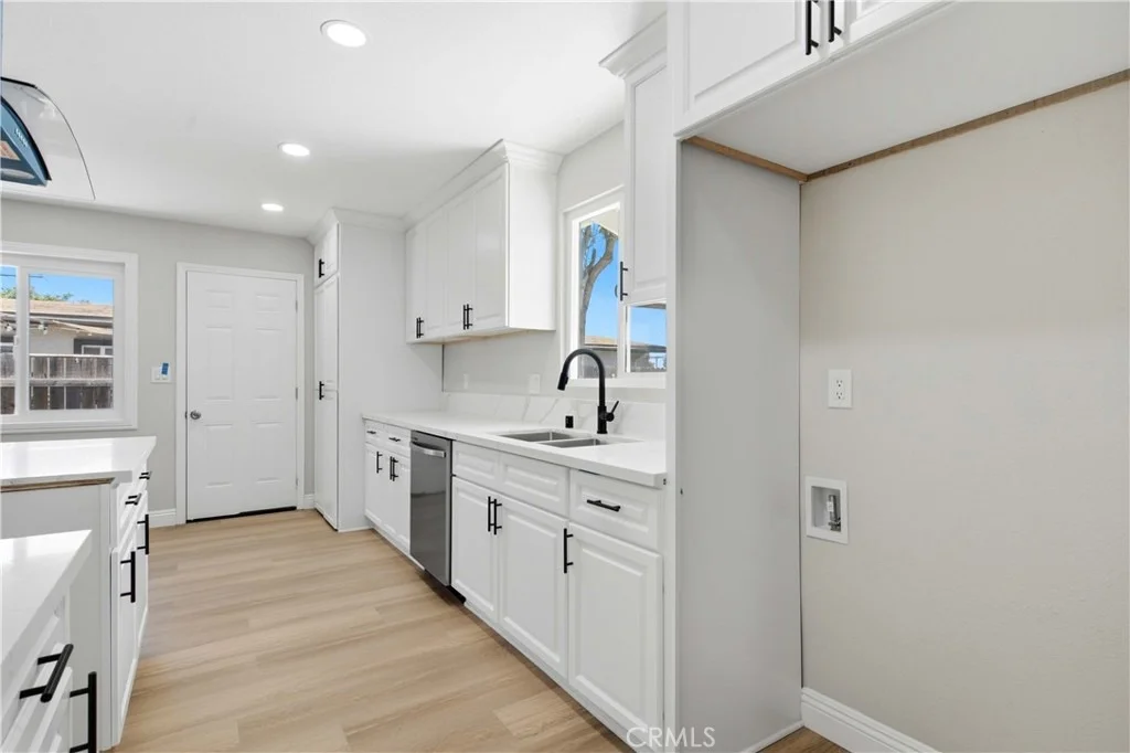 Photo of 5945 Paramount Drive