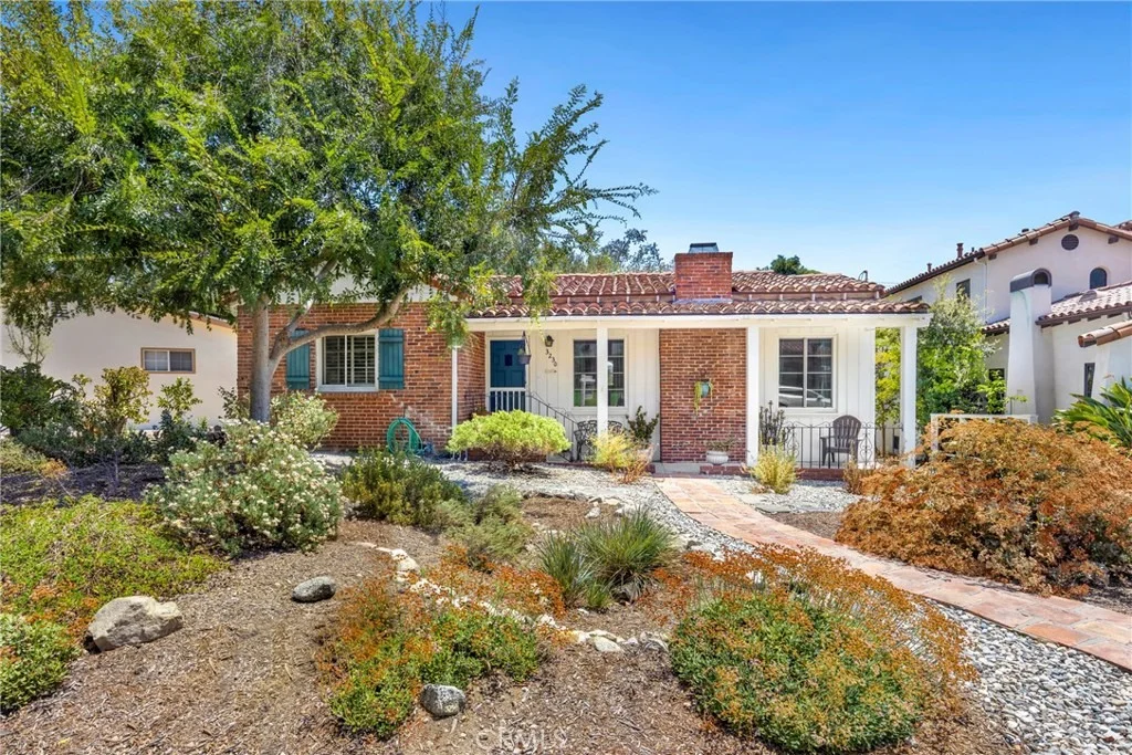 Photo of 3230 Castera Avenue