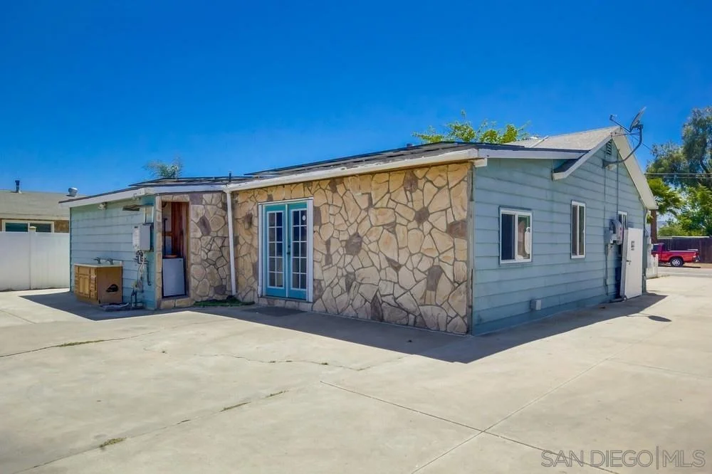 Photo of 8749 Cottonwood Avenue