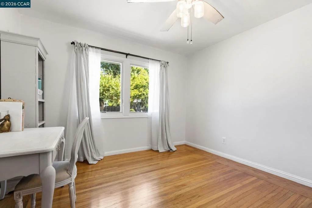 Photo of 8 Lander Dr