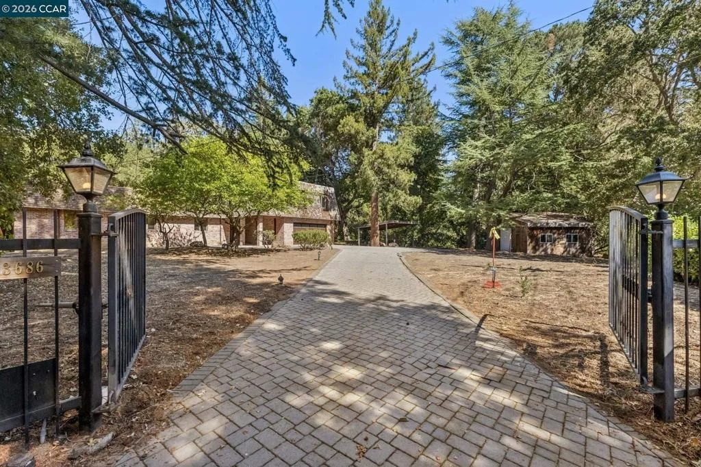 Photo of 3686 Happy Valley Rd