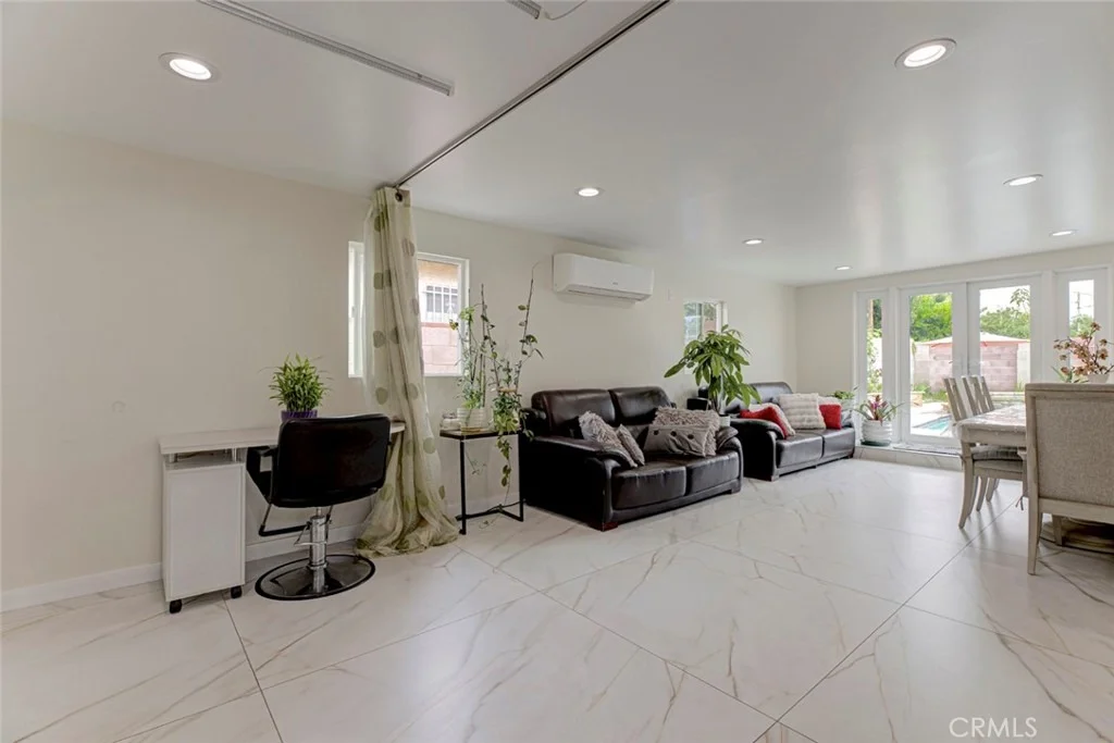 Photo of 1503 Coronel