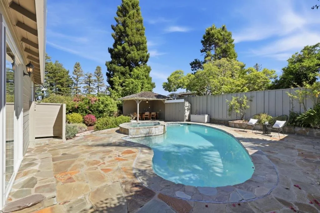 Photo of 385 Ridge Road