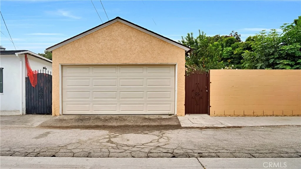 Photo of 9714 Paramount