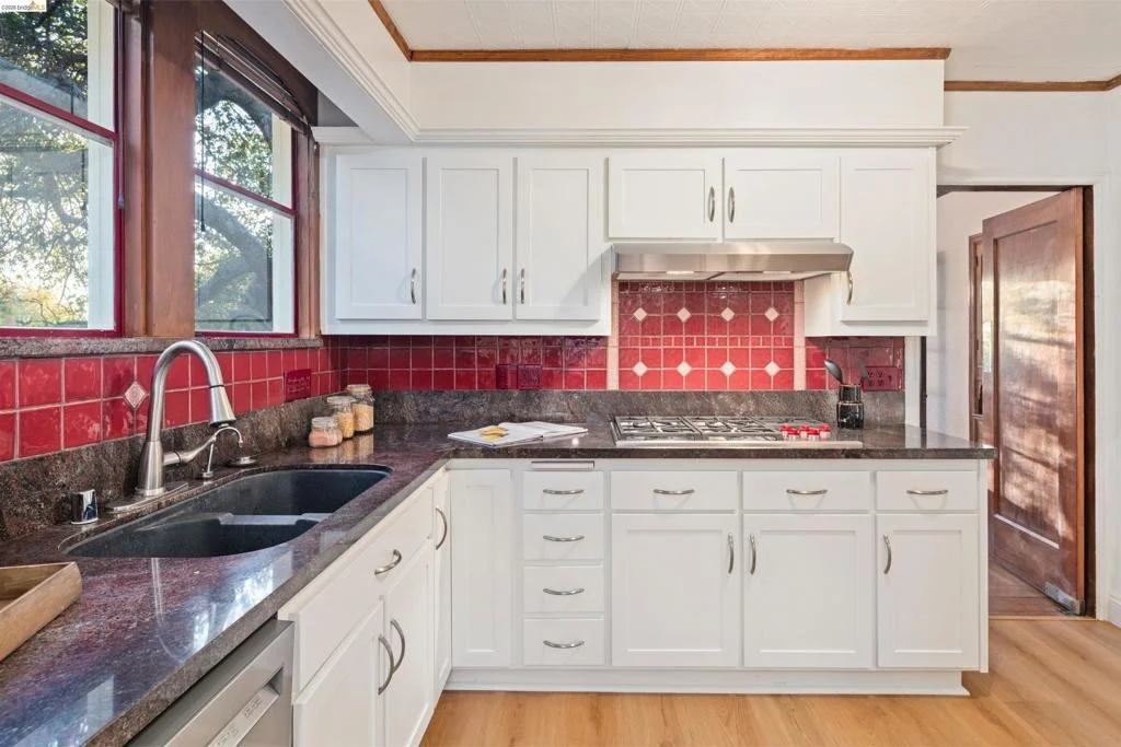 Photo of 1101 Amador Ave