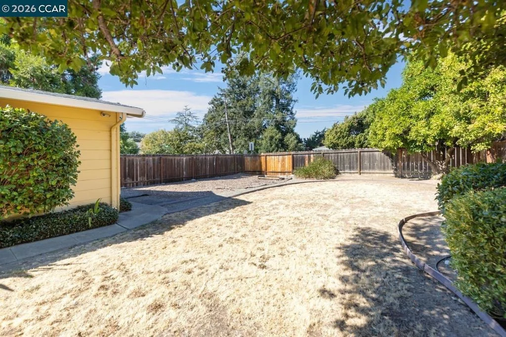 Photo of 1696 Georgia Dr