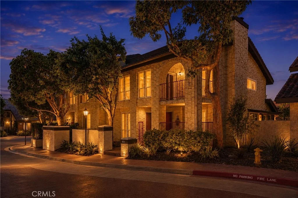 Photo of 651 Edith