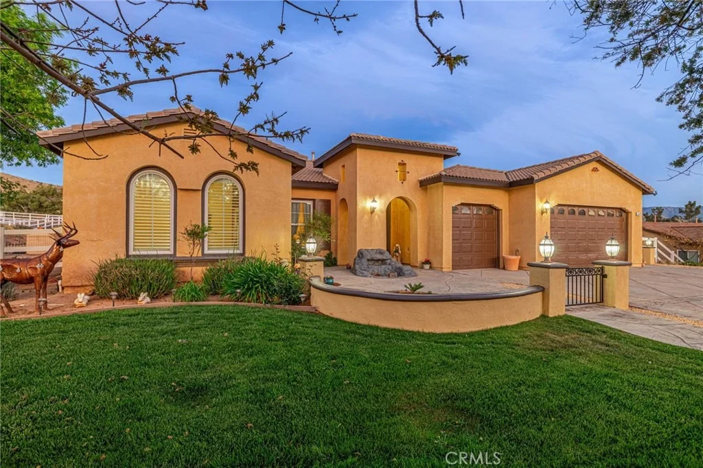 Photo of 33442 Desert Road