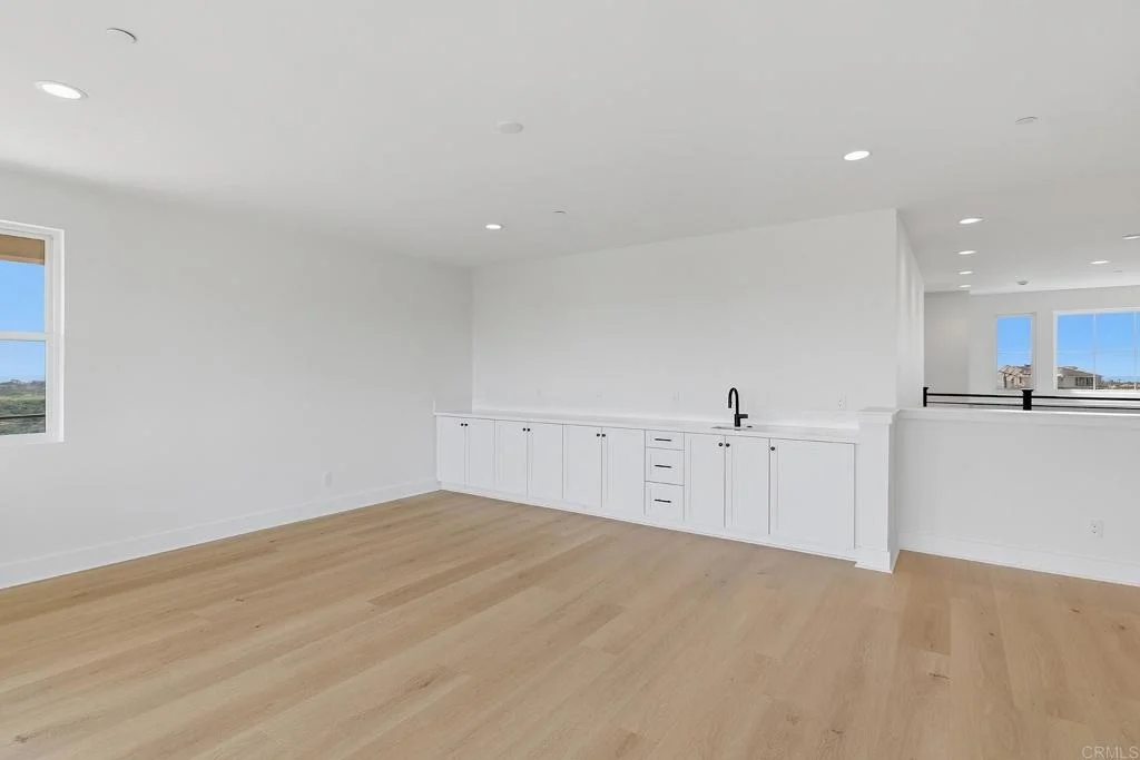 Photo of 2057 Verne View