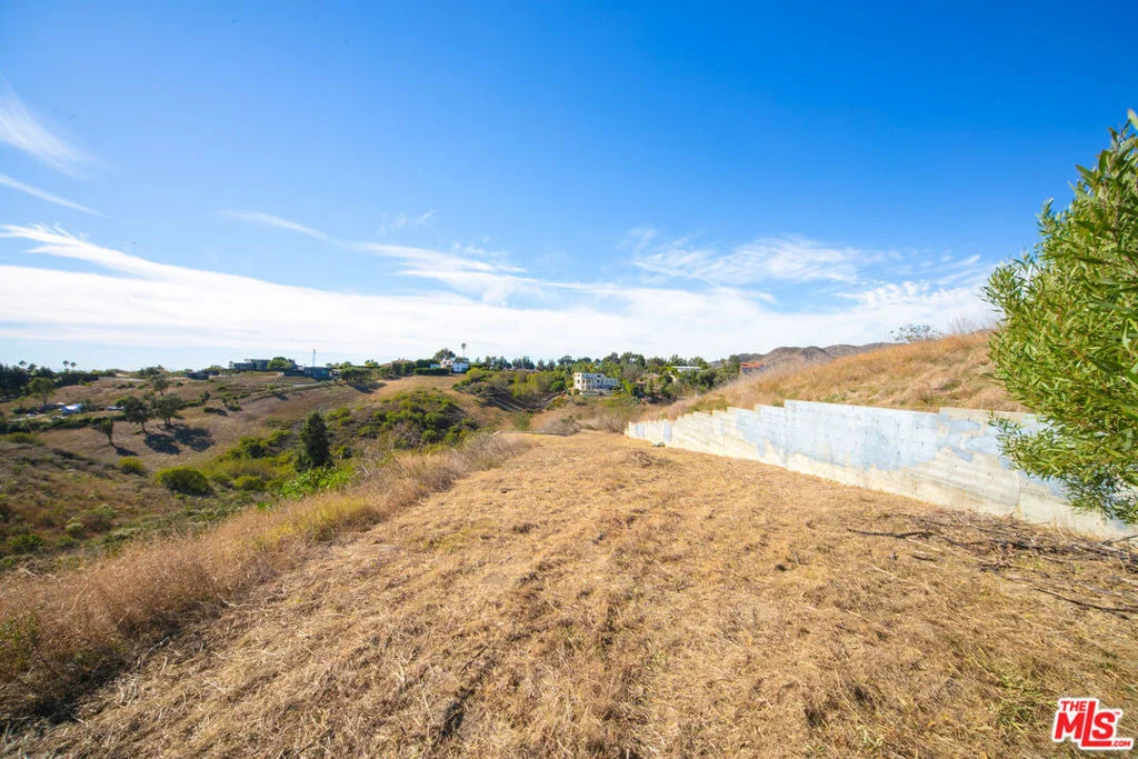 Photo of 6041 Kanan Dume Road