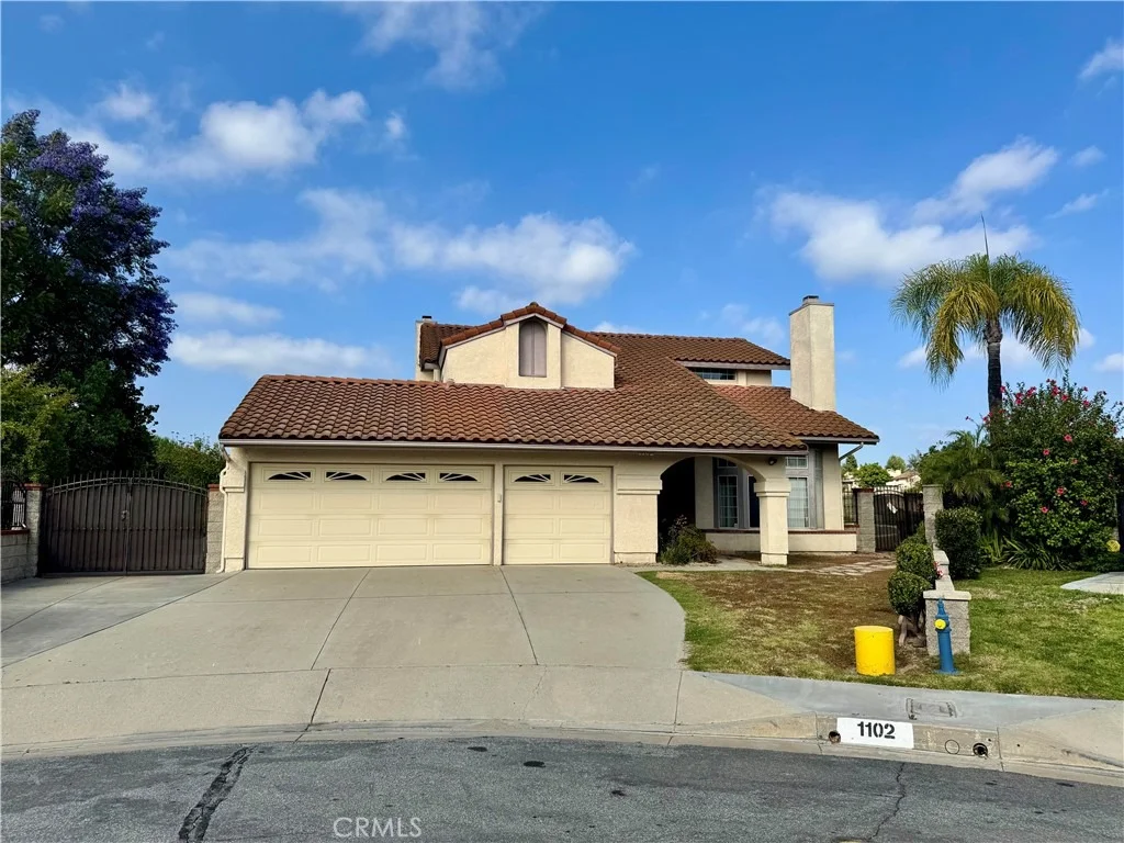 Photo of 1102 N Deer Creek