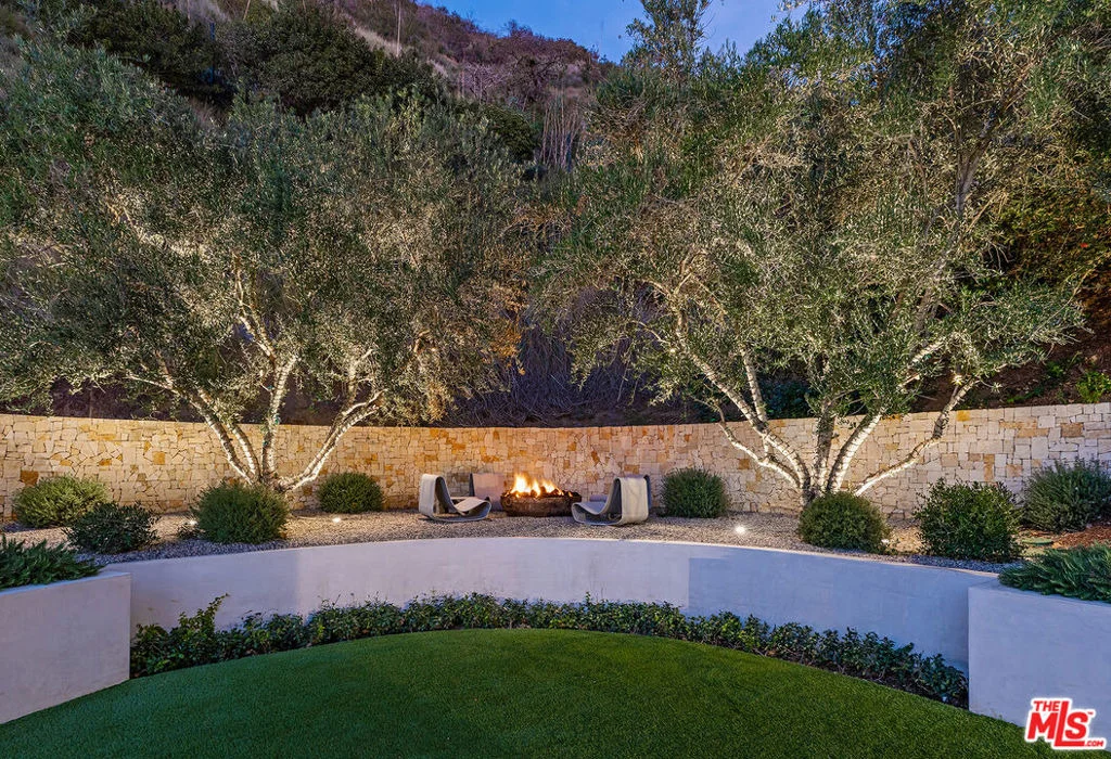 Photo of 9509 Heather Road