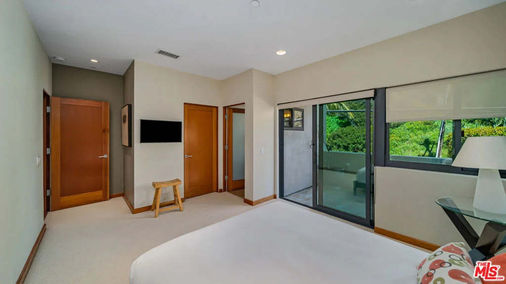 Photo of 25250 Malibu Road