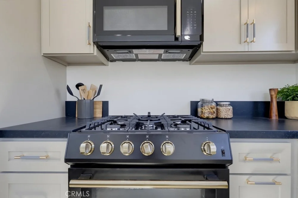Photo of 5868 Myrtle