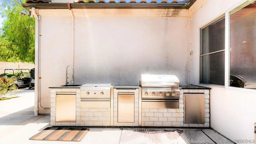 Photo of 1485 Santa Fe Hills