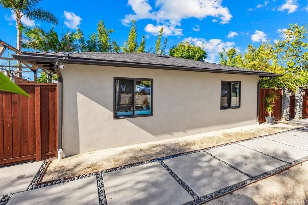 Photo of 1639 Mountain View Avenue