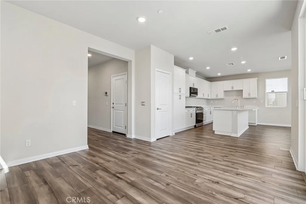 Photo of 29269 Crescent Way