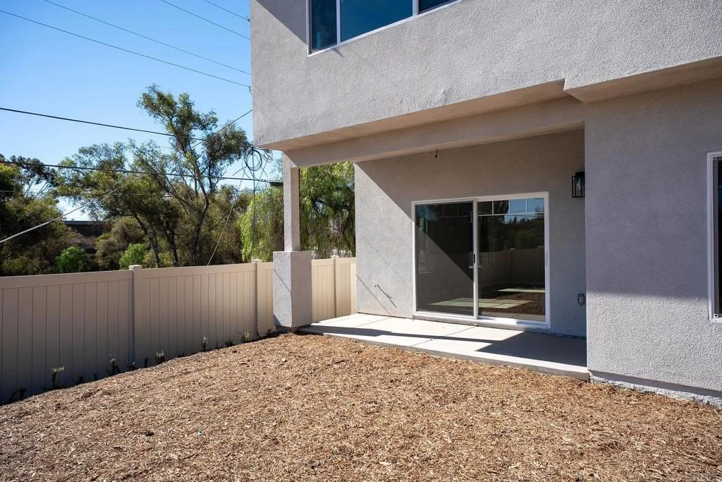 Photo of 3900 Rojo Tierra