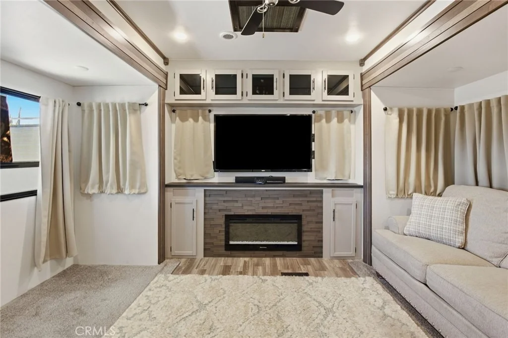 Photo of 9584 Avenida Miravilla