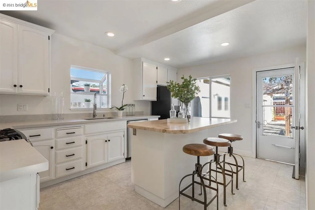 Photo of 450 Lewis Ave