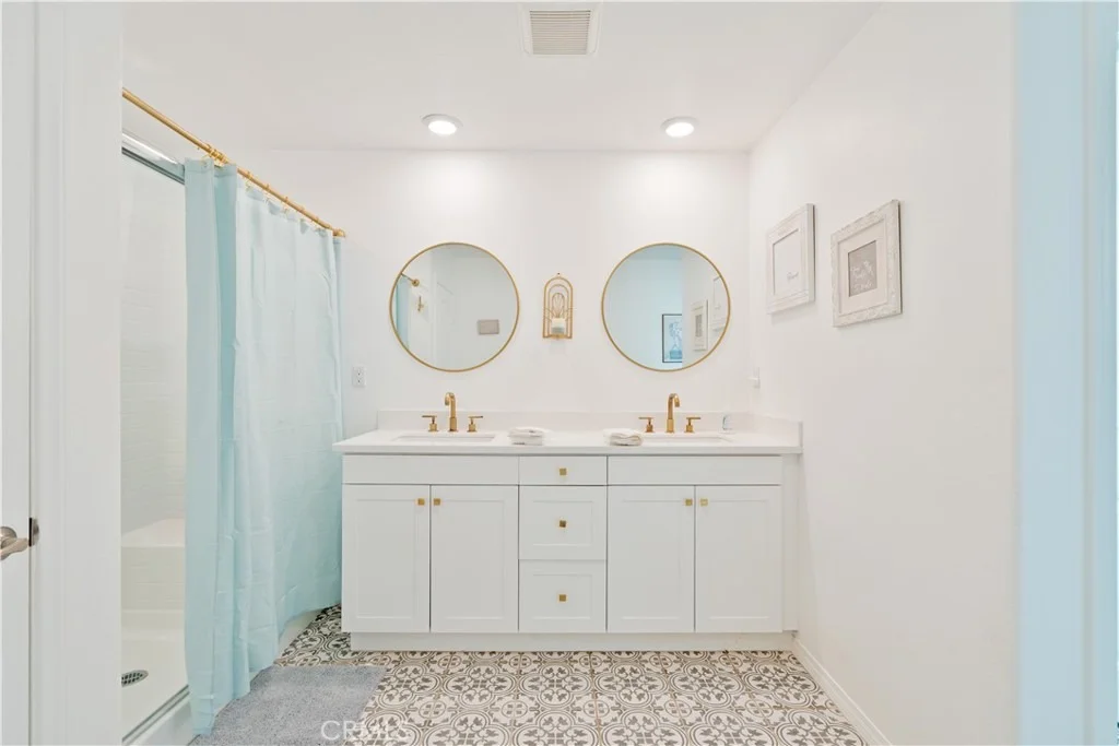 Photo of 1028 Coriander