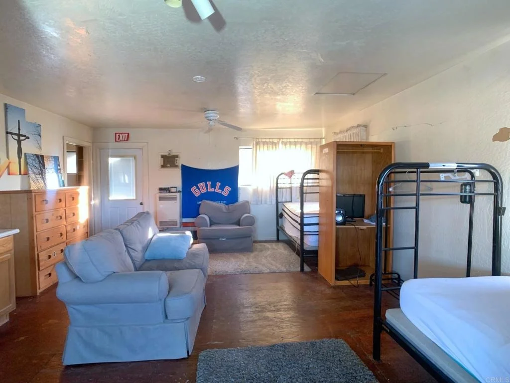 Photo of 24352 Featherstone Canyon Rd