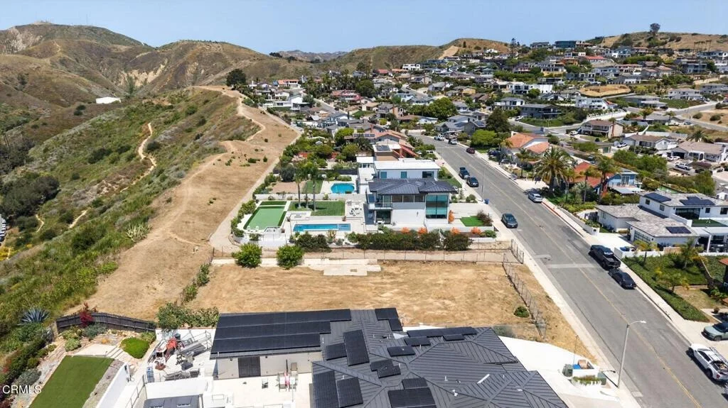 Photo of 619 Skyline Road