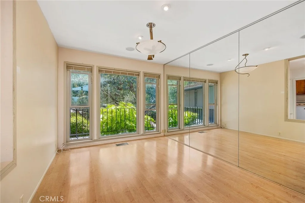 Photo of 10960 Treeside Lane