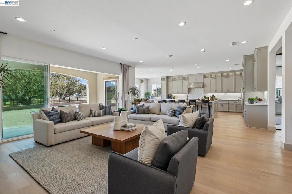 Photo of 2690 Bay View Drive