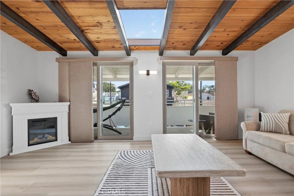 Photo of 317 Cahuenga