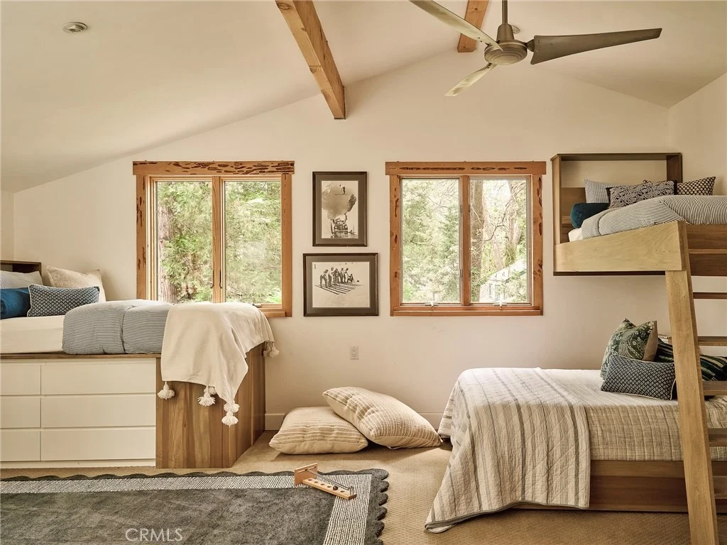 Photo of 255 Hemlock