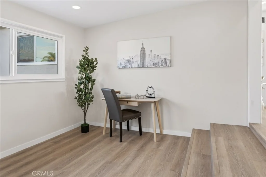 Photo of 4761 Central