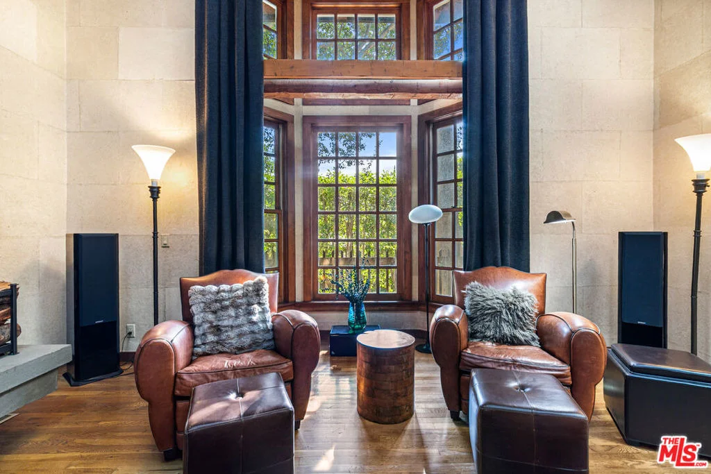 Photo of 8497 Harold Way