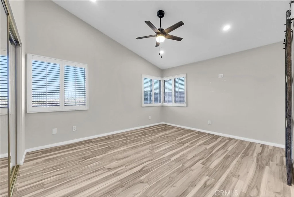 Photo of 3094 Oakview