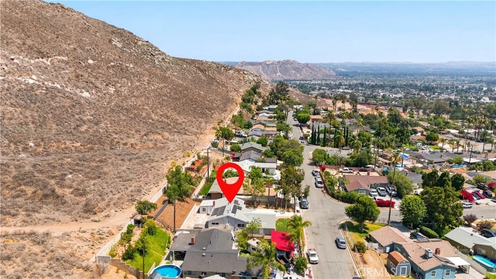 Photo of 5945 Paramount Drive