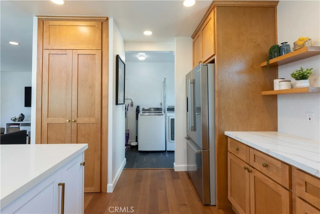 Photo of 3732 Clark