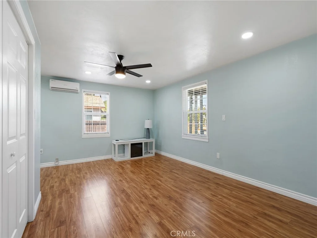 Photo of 8834 Beverly Boulevard