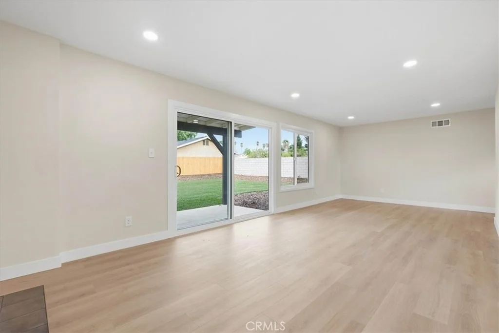 Photo of 7614 Tamarind