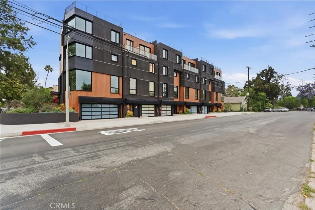 Photo of 3601 Mclaughlin Avenue